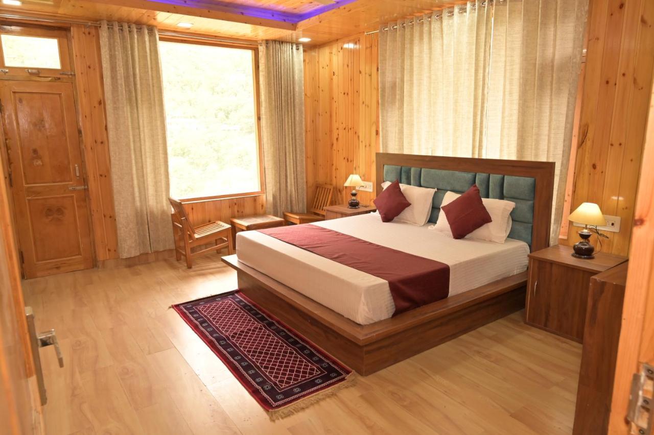 Hotel Royal Galaxy Tirthan Banjār Buitenkant foto